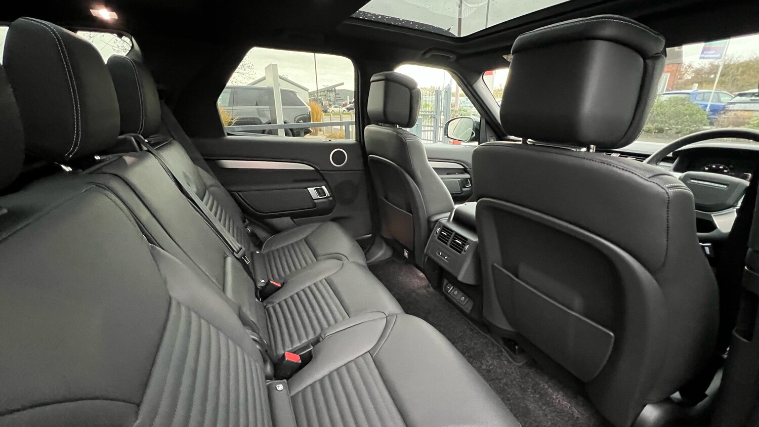 Used Land Rover Discovery 2025 for sale - 77789482: Photo 32