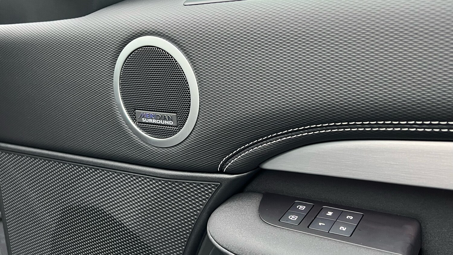 Used Land Rover Discovery 2025 for sale - 77789482: Photo 35