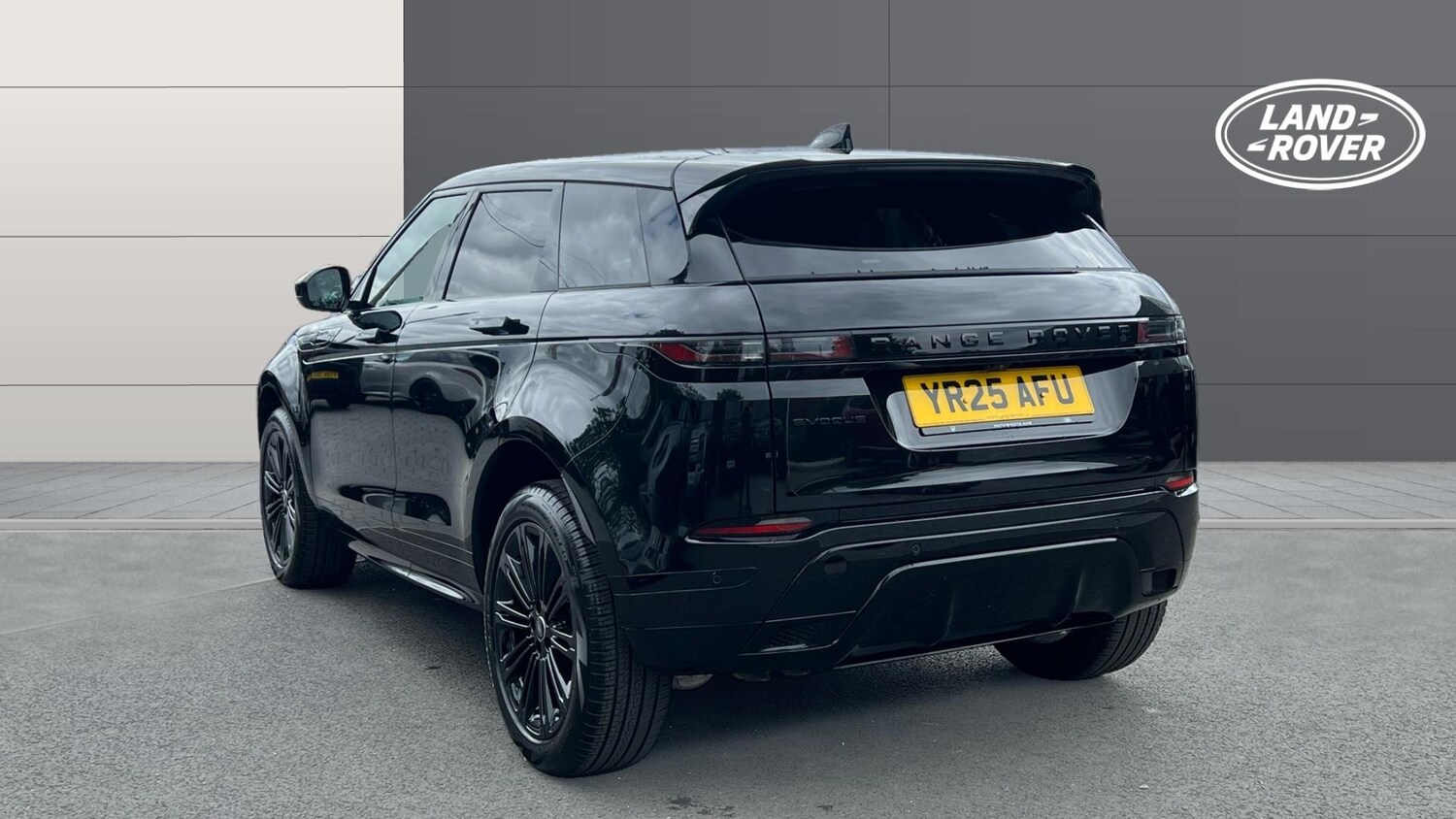 2025 Land Rover Range Rover Evoque 2.0 D200 Dynamic HSE 5dr Auto Diesel Hatchbac - Picture 2 of 24