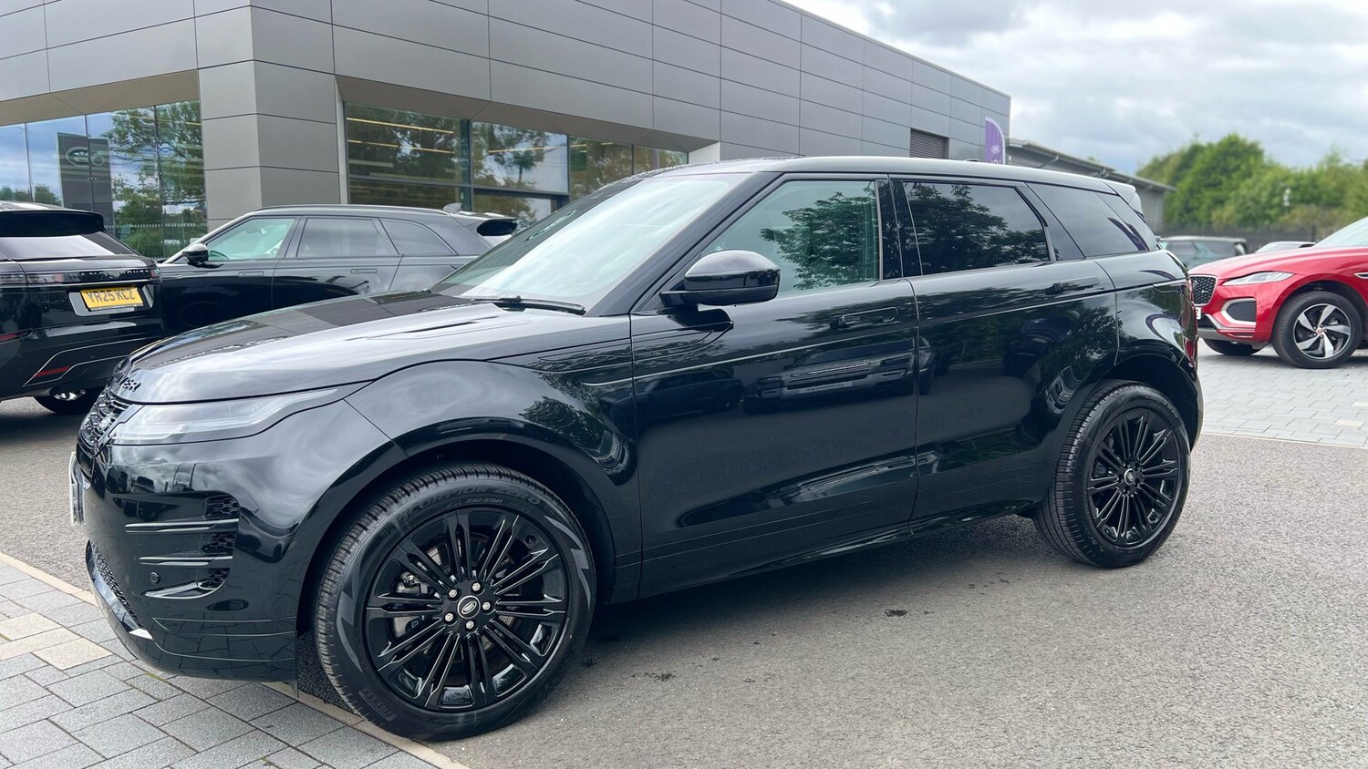 2025 Land Rover Range Rover Evoque 2.0 D200 Dynamic HSE 5dr Auto Diesel Hatchbac - Picture 23 of 24