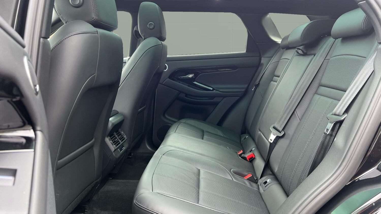 2025 Land Rover Range Rover Evoque 2.0 D200 Dynamic HSE 5dr Auto Diesel Hatchbac - Picture 4 of 24