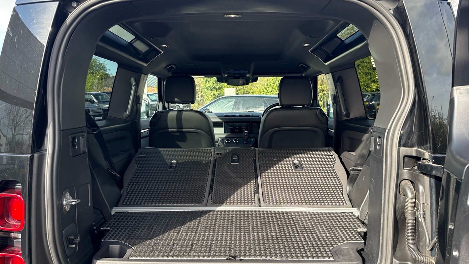 Used Land Rover Defender 2023 for sale - 78149795: Photo 10