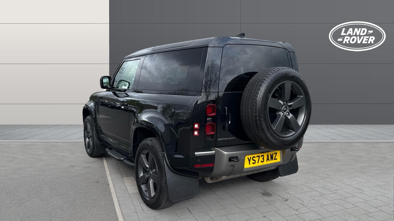 Used Land Rover Defender 2023 for sale - 78149795: Photo 2