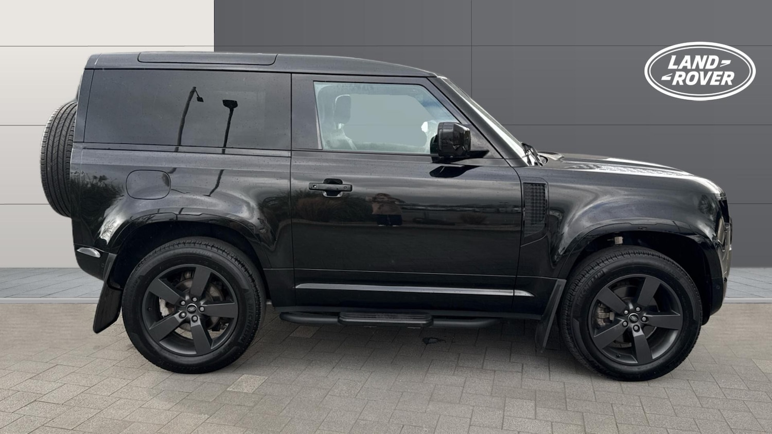 Used Land Rover Defender 2023 for sale - 78149795: Photo 5