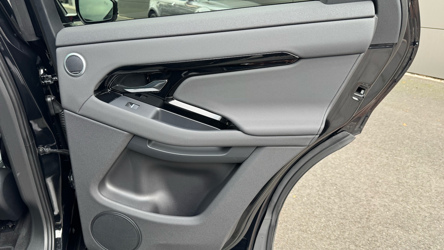 Used Land Rover Range Rover Evoque 2025 for sale - 76287120: Photo 31