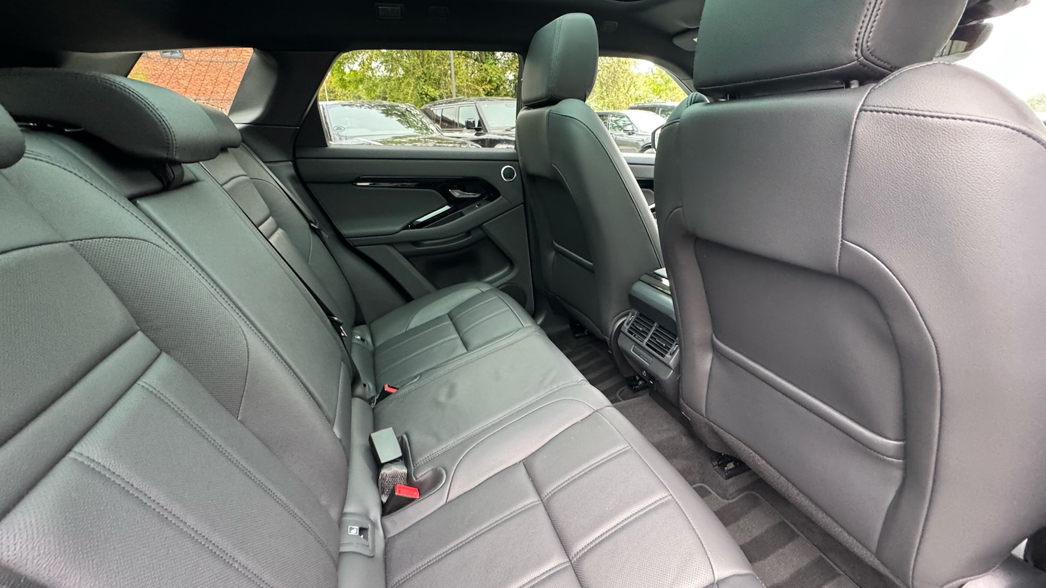 Used Land Rover Range Rover Evoque 2025 for sale - 76287120: Photo 32