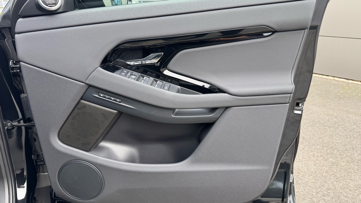 Used Land Rover Range Rover Evoque 2025 for sale - 76287120: Photo 34