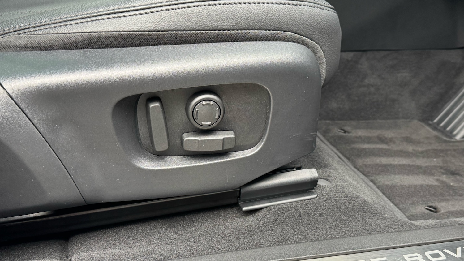 Used Land Rover Range Rover Evoque 2025 for sale - 76287120: Photo 36