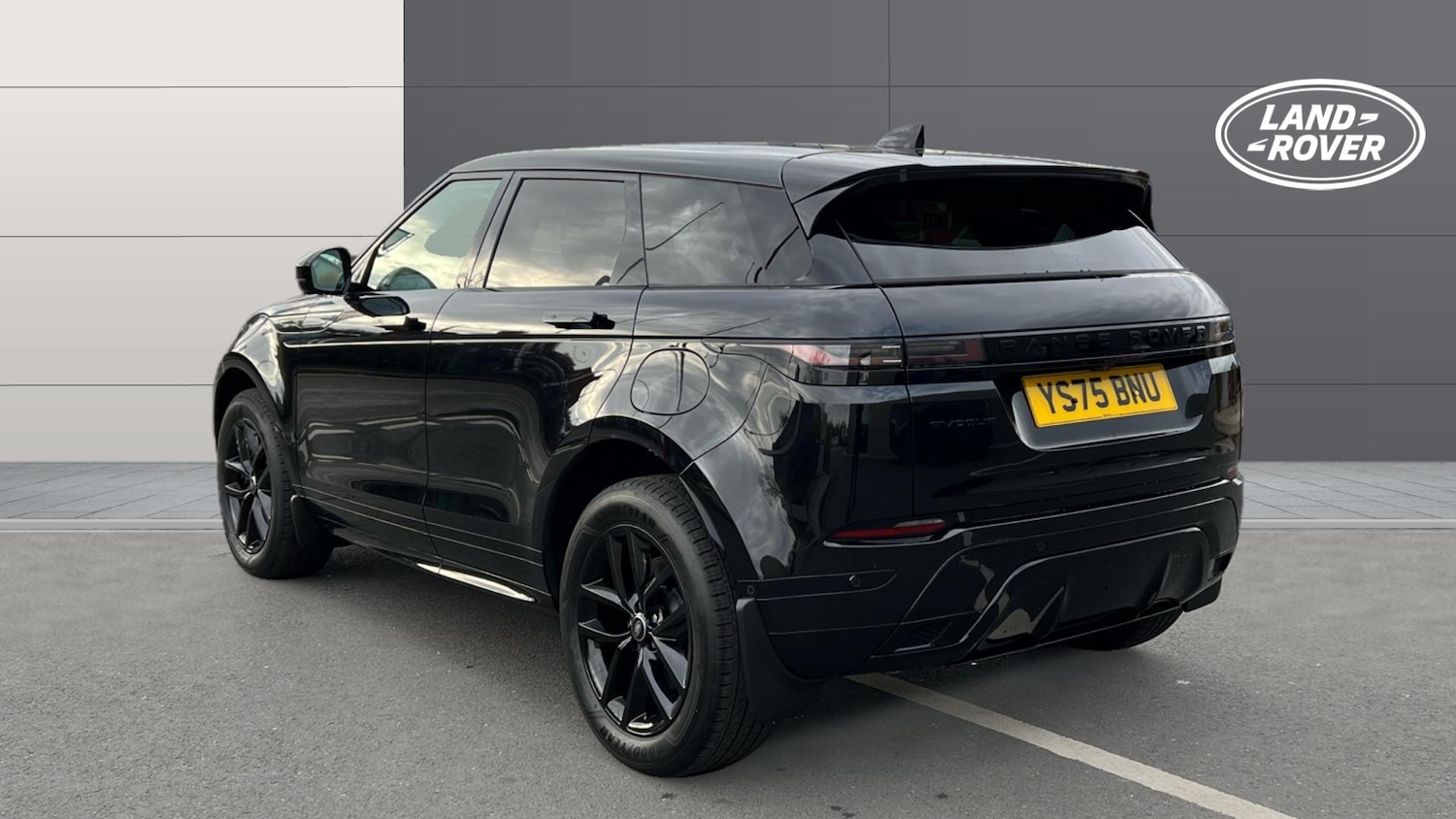 Used Land Rover Range Rover Evoque 2025 for sale - 77159089: Photo 2