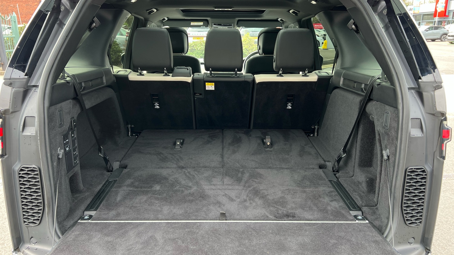 Used Land Rover Discovery 2022 for sale - 78010927: Photo 10