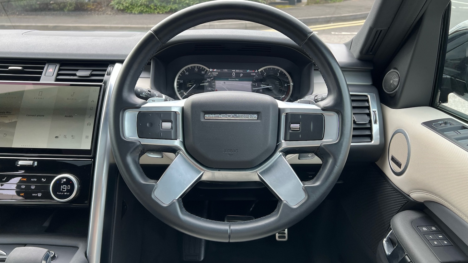 Used Land Rover Discovery 2022 for sale - 78010927: Photo 15