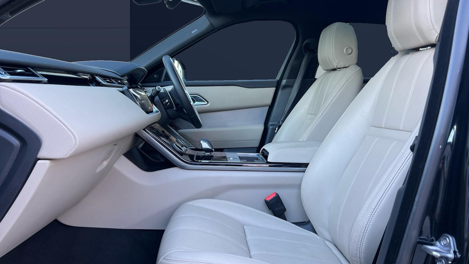 Used Land Rover Range Rover Velar 2021 for sale - 76725517: Photo 3