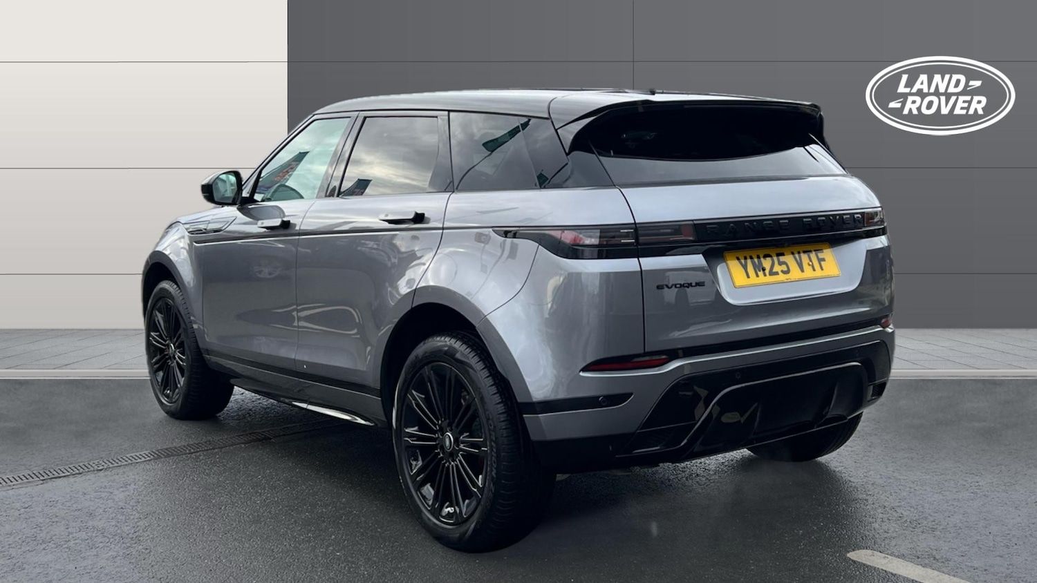 Used Land Rover Range Rover Evoque 2025 for sale - 76736410: Photo 2
