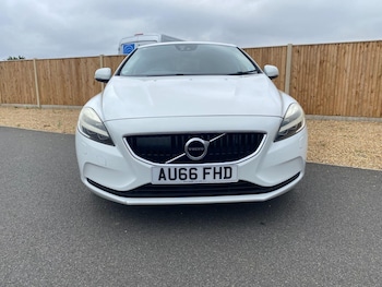 Used Volvo V40 2016 for sale - 79228665: Photo