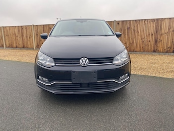 Used Volkswagen Polo 2015 for sale - 79222549: Photo