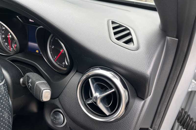 Used Mercedes-Benz GLA 2018 for sale - 78103397: Photo 24