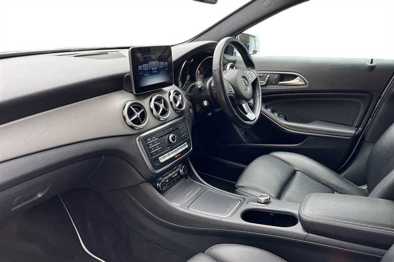 Used Mercedes-Benz GLA 2018 for sale - 78103397: Photo 7