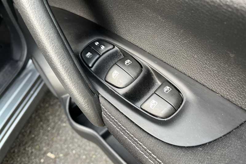 Used Nissan Qashqai 2018 for sale - 76826936: Photo 18