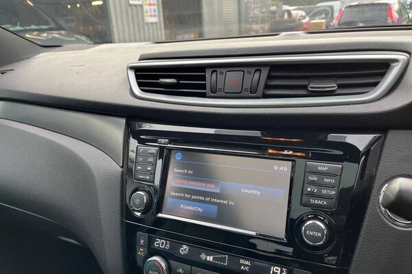Used Nissan Qashqai 2018 for sale - 76155199: Photo 32