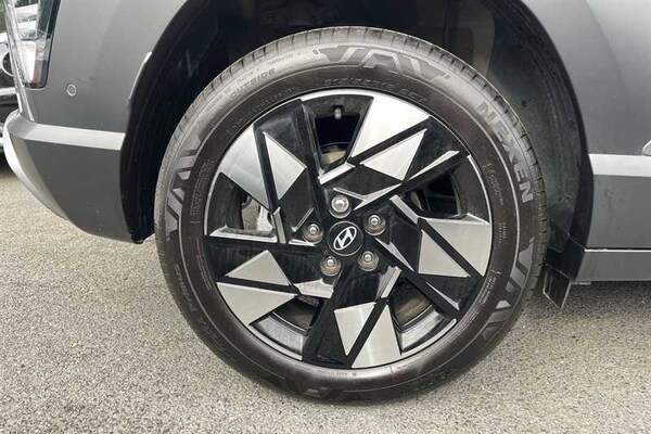 Used Hyundai KONA 2024 for sale - 76074680: Photo 6