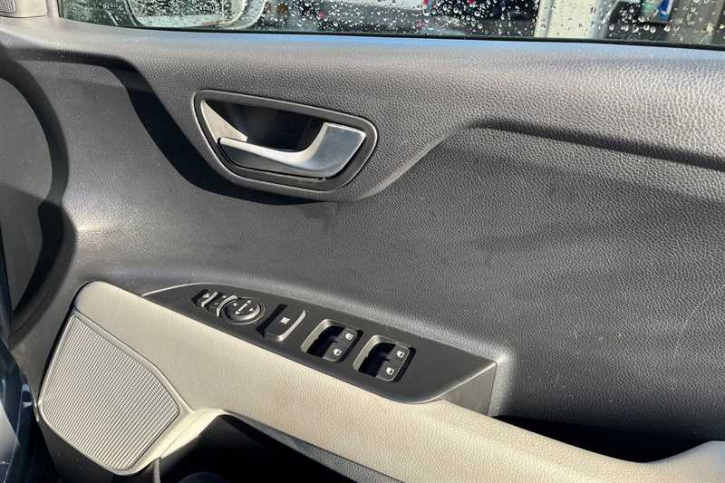 Used Kia Stonic 2023 for sale - 78059786: Photo 22