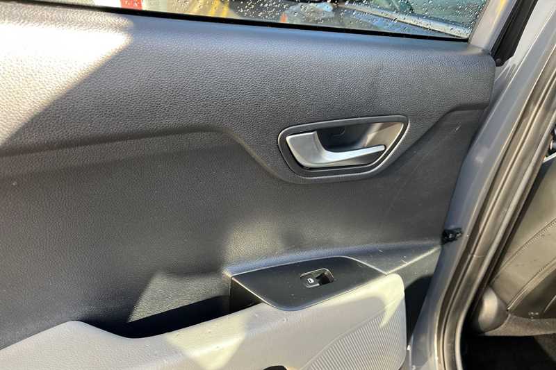 Used Kia Stonic 2023 for sale - 78059786: Photo 36