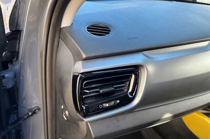 Used Kia Stonic 2023 for sale - 78059786: Photo 38