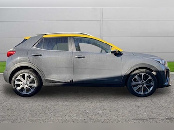 Used Kia Stonic 2023 for sale - 78059786: Photo