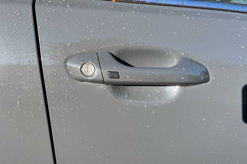 Used Kia Stonic 2023 for sale - 78059786: Photo 42