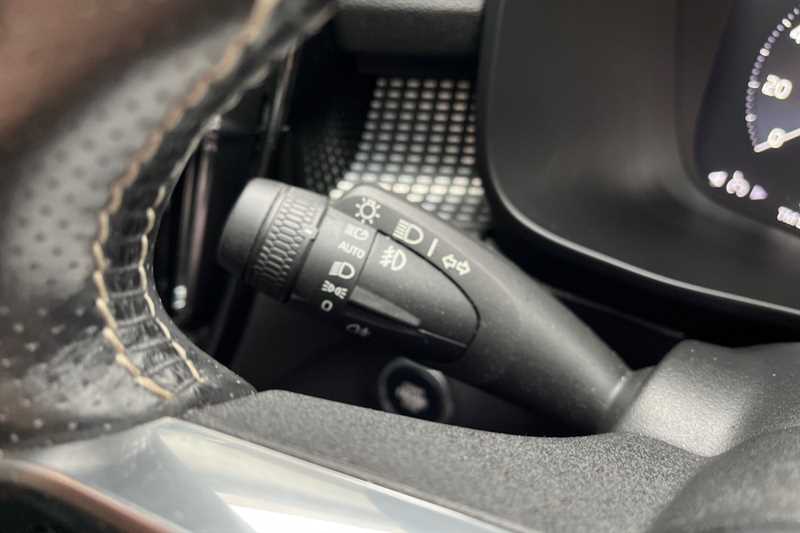 Used Volvo XC40 for sale - 77826957: Photo 28