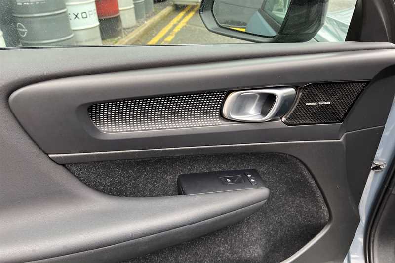 Used Volvo XC40 for sale - 77826957: Photo 38