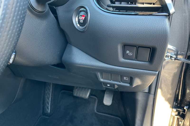 Used Toyota C-HR 2023 for sale - 77205879: Photo 23