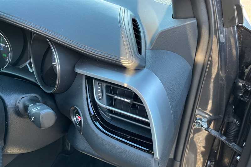 Used Toyota C-HR 2023 for sale - 77205879: Photo 24