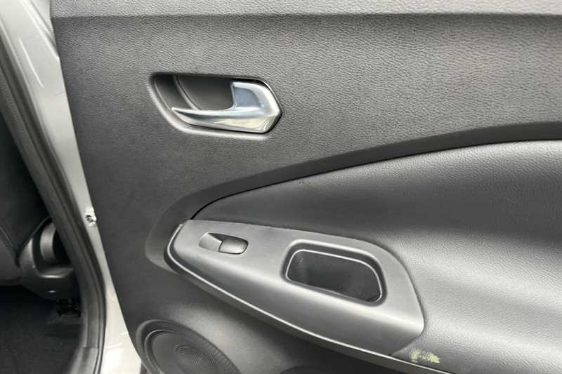 Used Nissan Juke 2024 for sale - 76328432: Photo 35