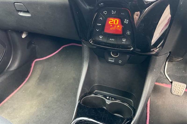 Used Toyota AYGO 2018 for sale - 76229647: Photo 12