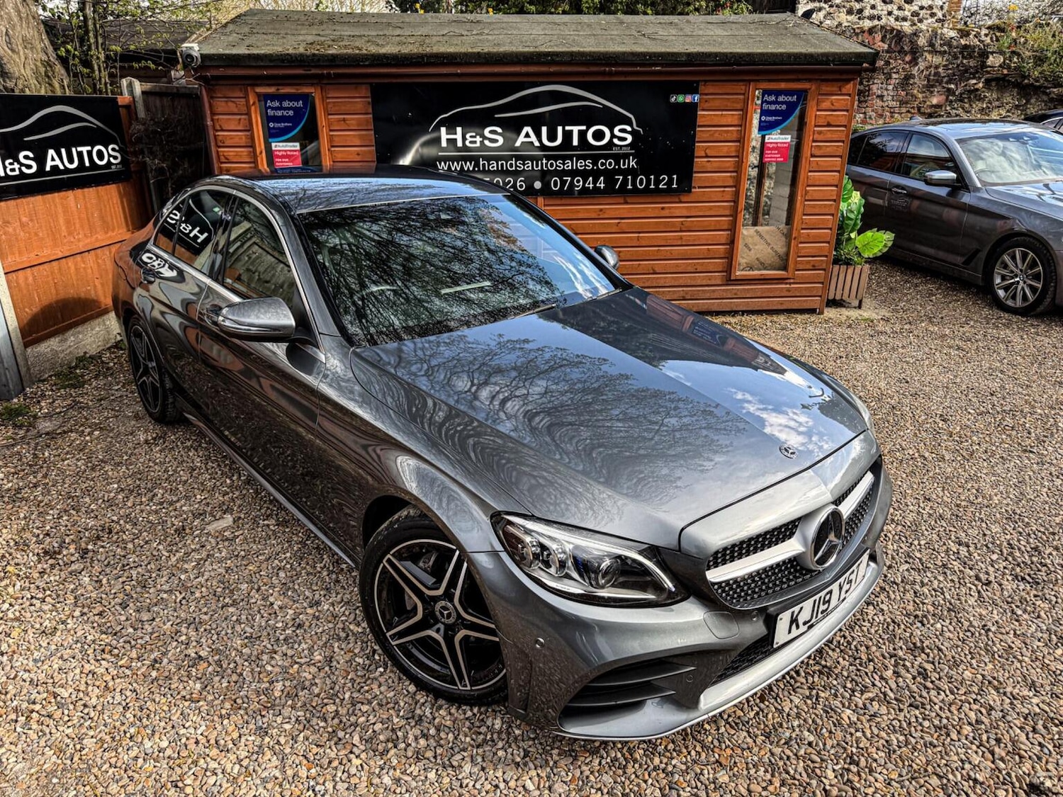 Used Mercedes-Benz C Class 2019 for sale - 78064182: Photo 2