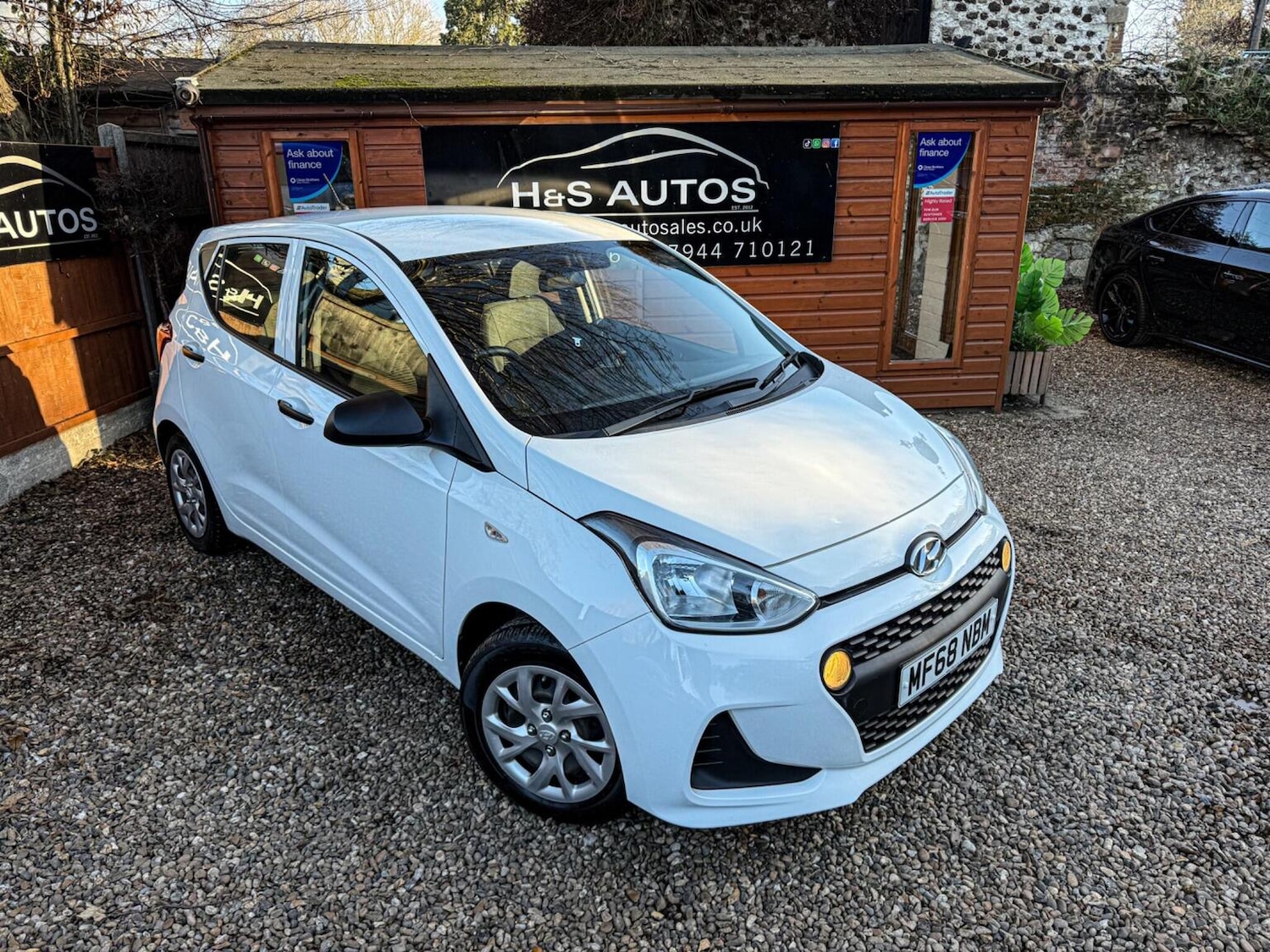 Used Hyundai i10 2018 for sale - 77089855: Photo 2