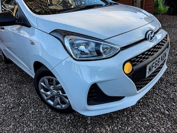 Used Hyundai i10 2018 for sale - 77089855: Photo