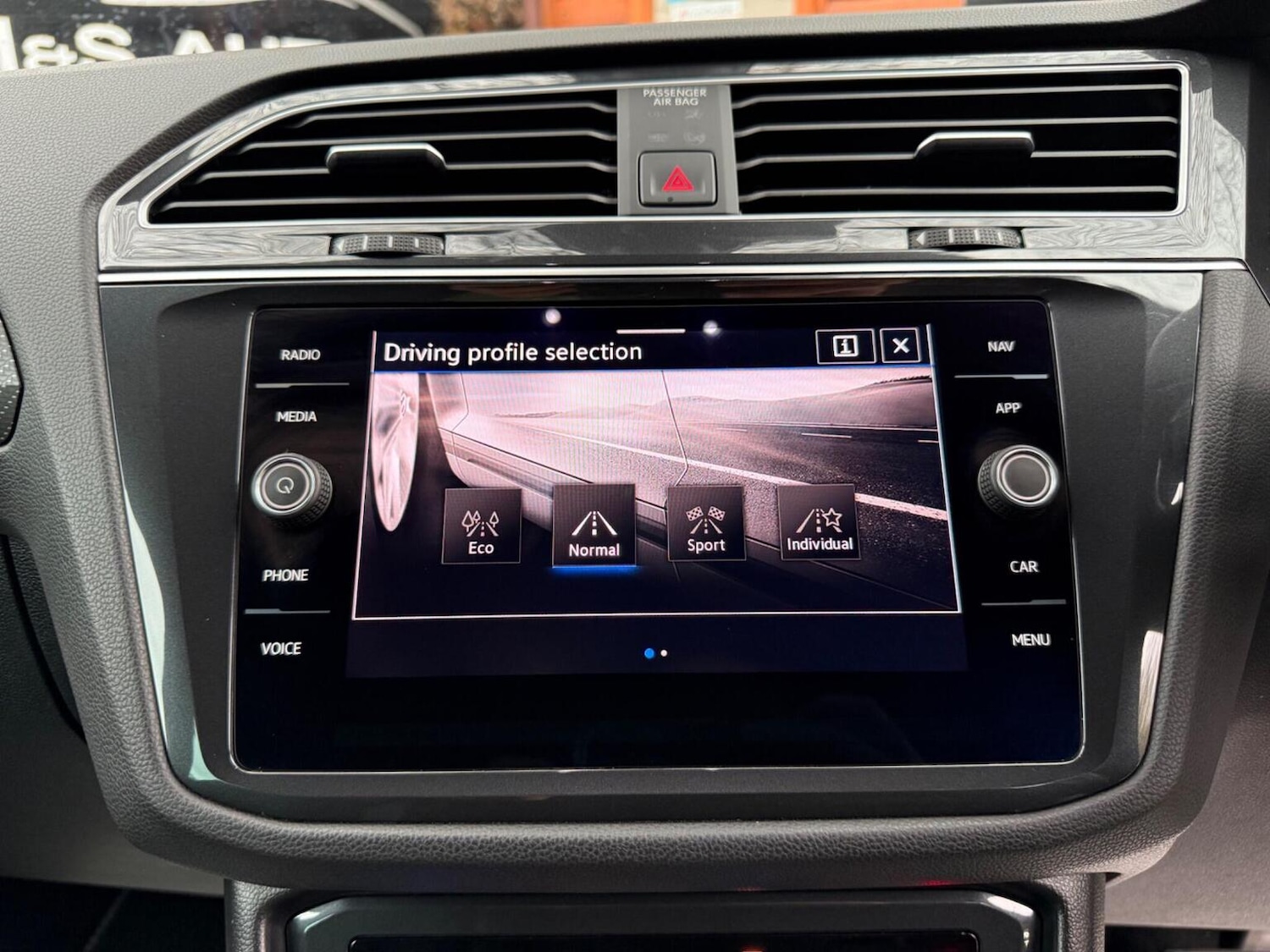 Used Volkswagen Tiguan 2020 for sale - 76692793: Photo 32