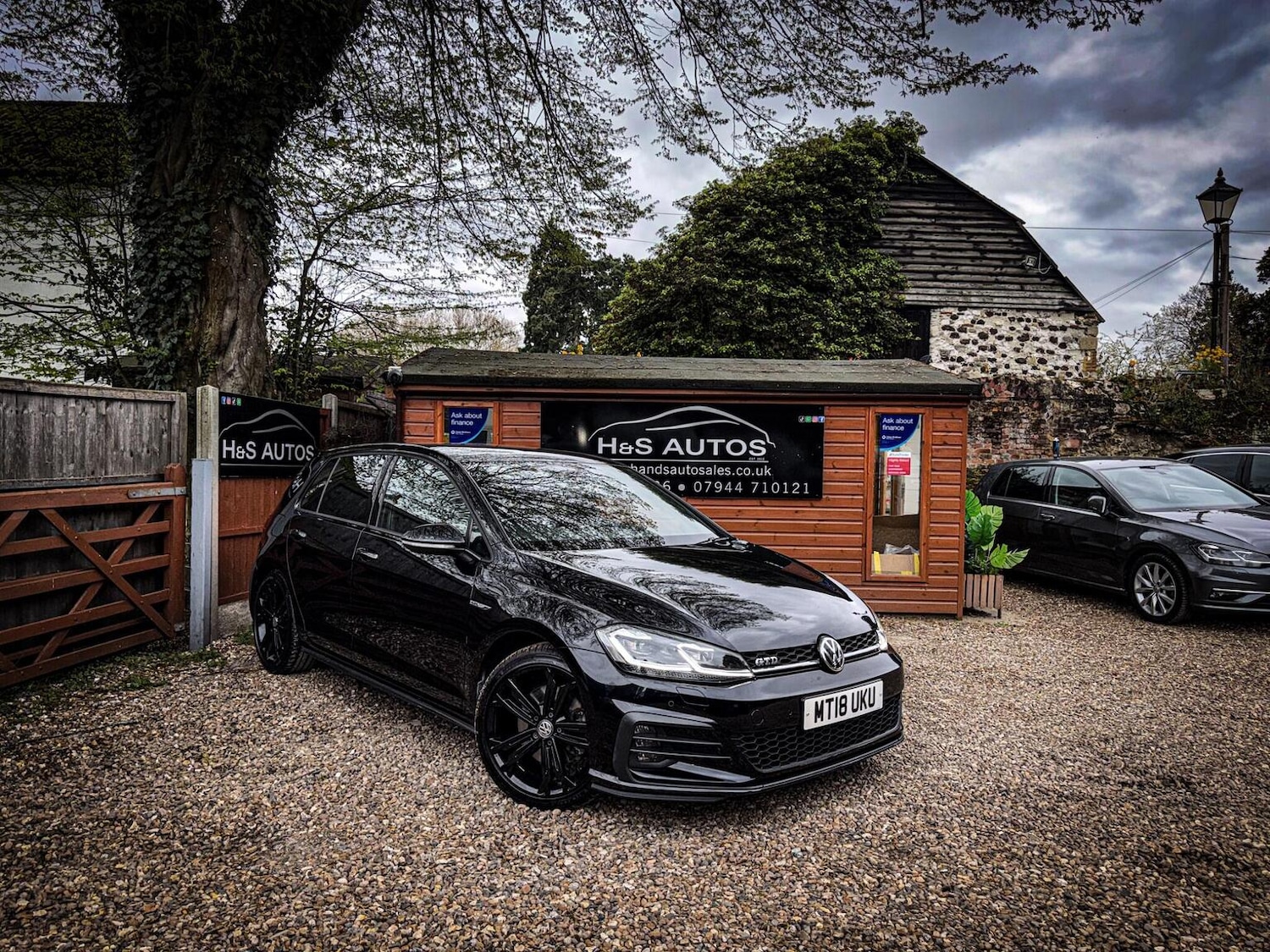 Used Volkswagen Golf 2018 for sale - 78105990: Photo 2
