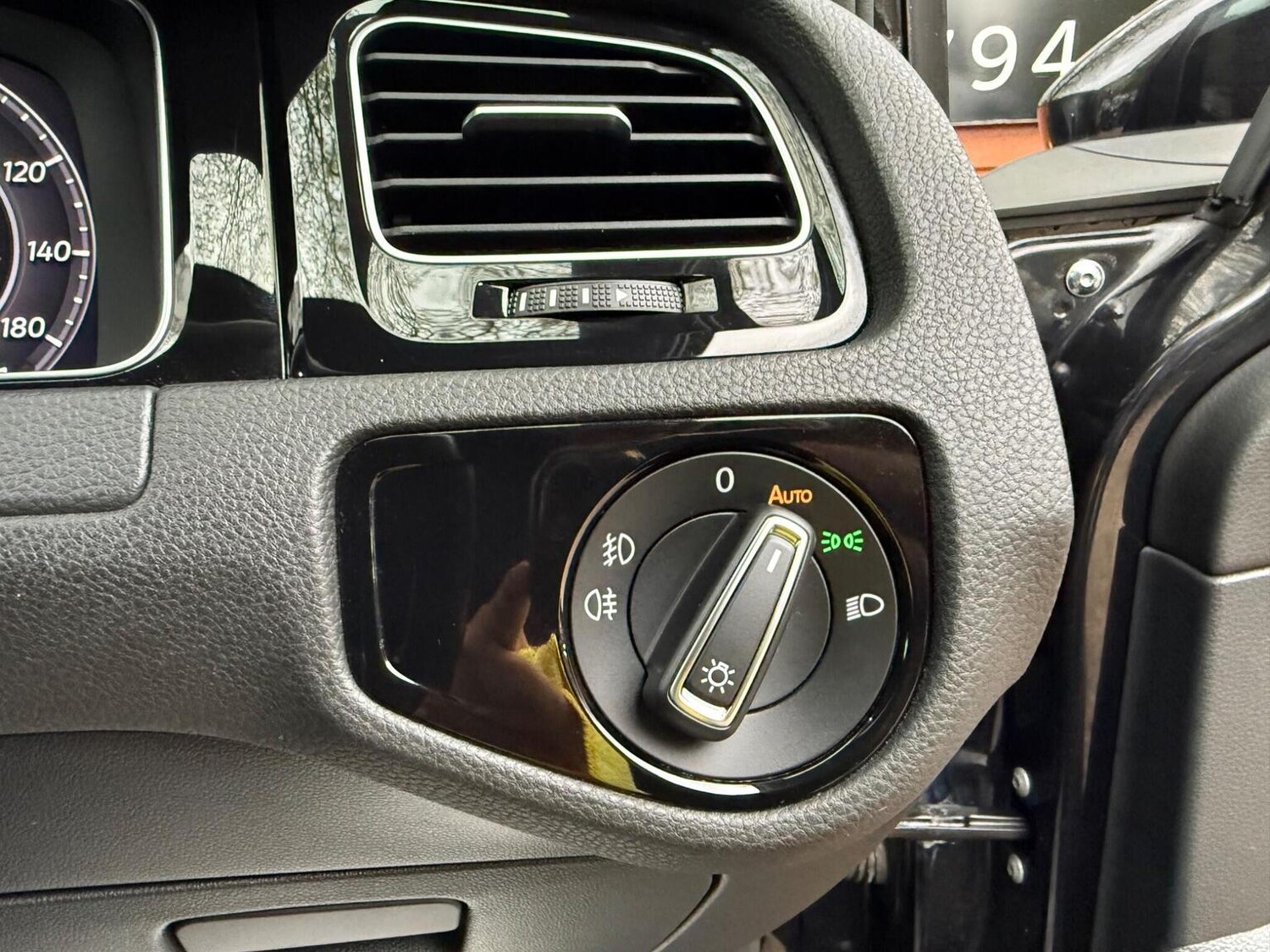 Used Volkswagen Golf 2018 for sale - 78105990: Photo 21