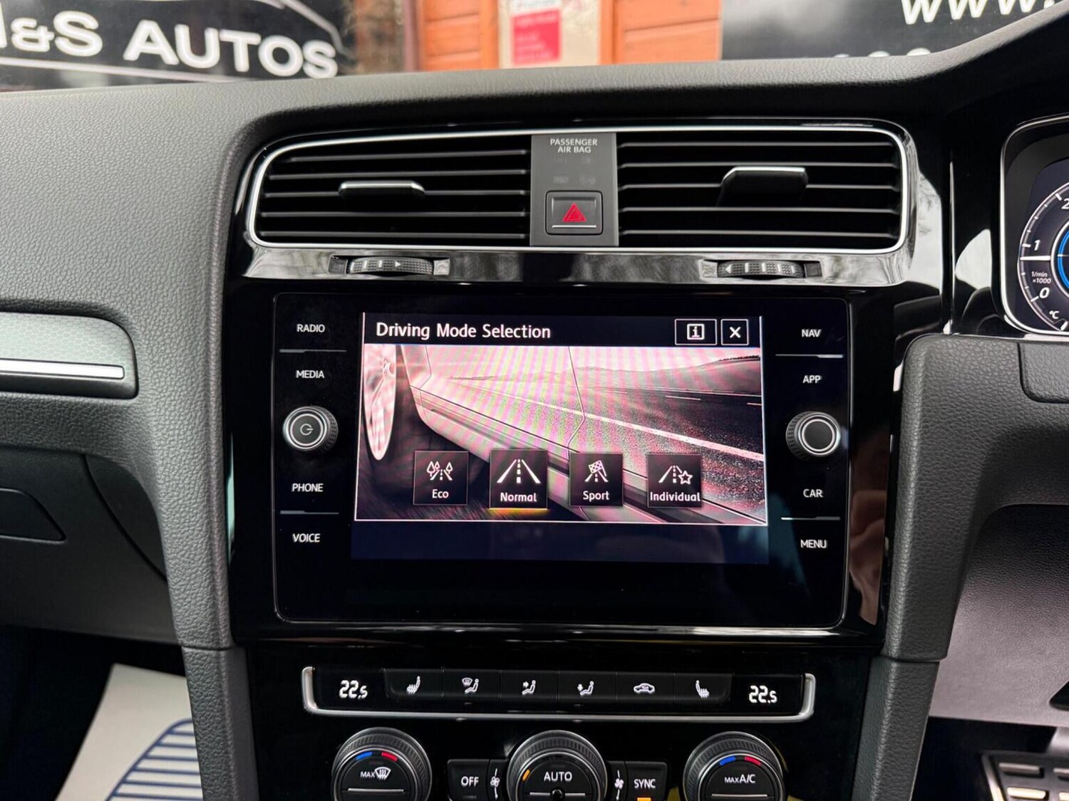 Used Volkswagen Golf 2018 for sale - 78105990: Photo 30