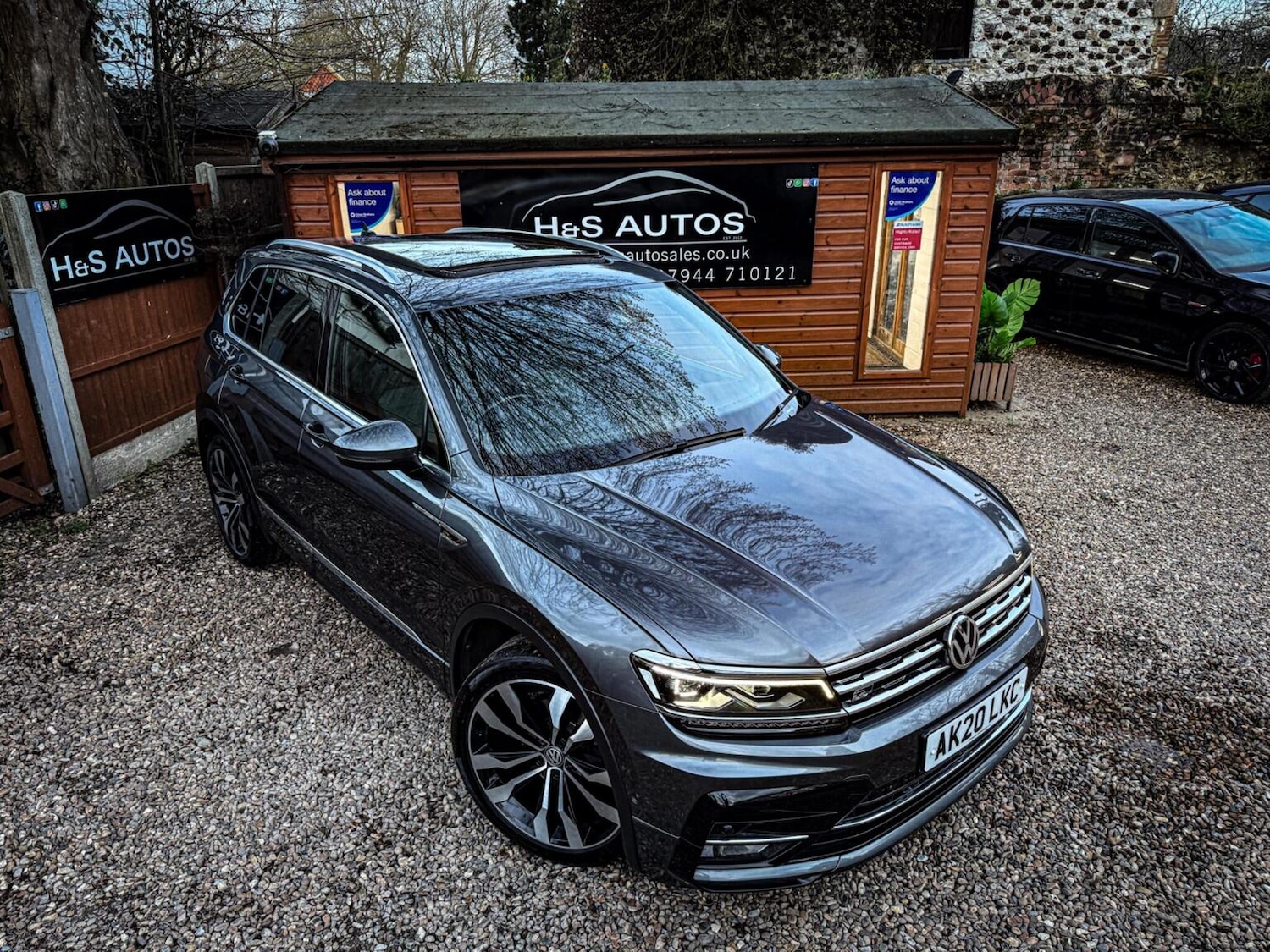 Used Volkswagen Tiguan 2020 for sale - 77844968: Photo 2