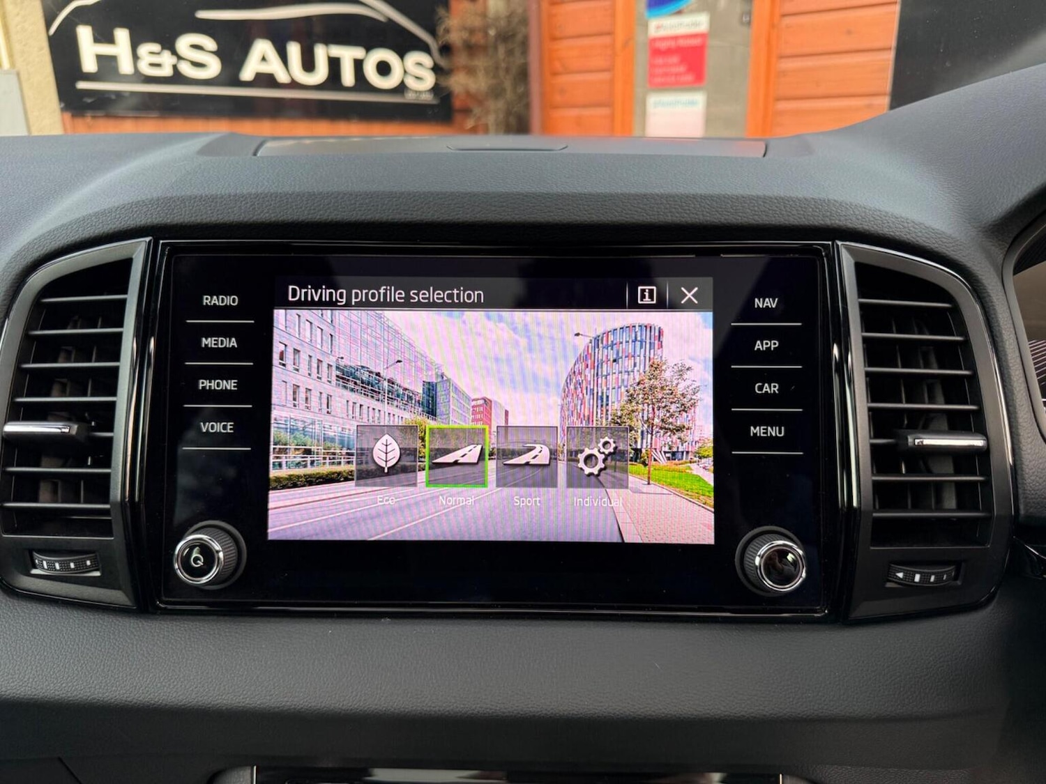 Used Skoda Karoq 2023 for sale - 77774711: Photo 40