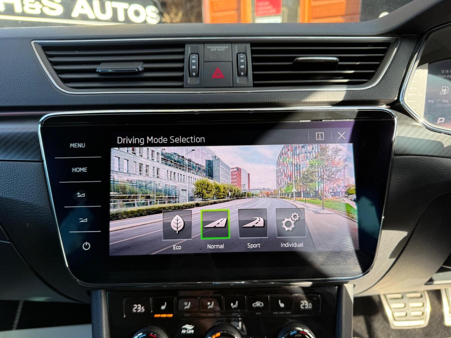 Used Skoda Superb 2019 for sale - 77896133: Photo 30