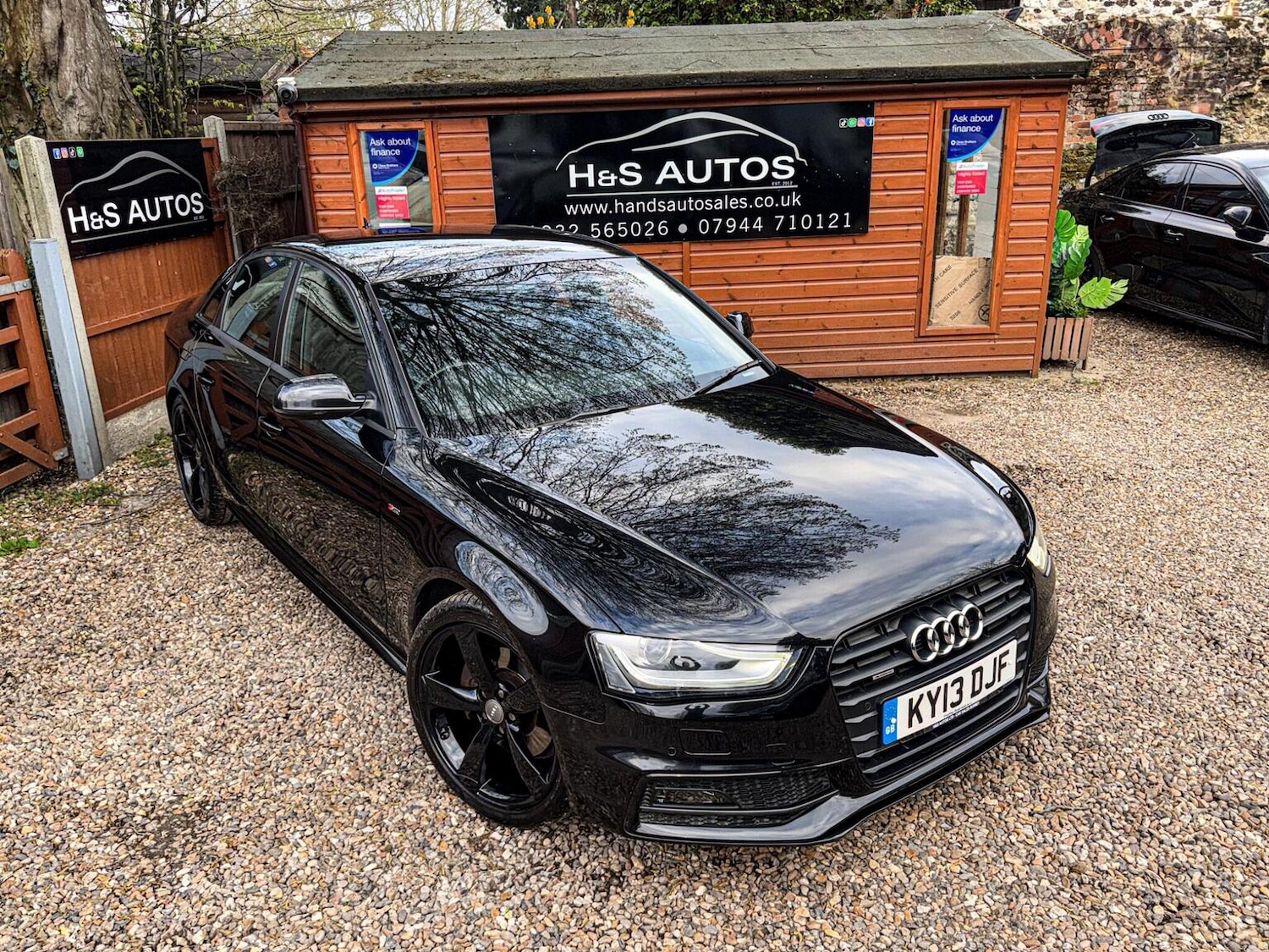 Used Audi A4 2013 for sale - 78045671: Photo 2