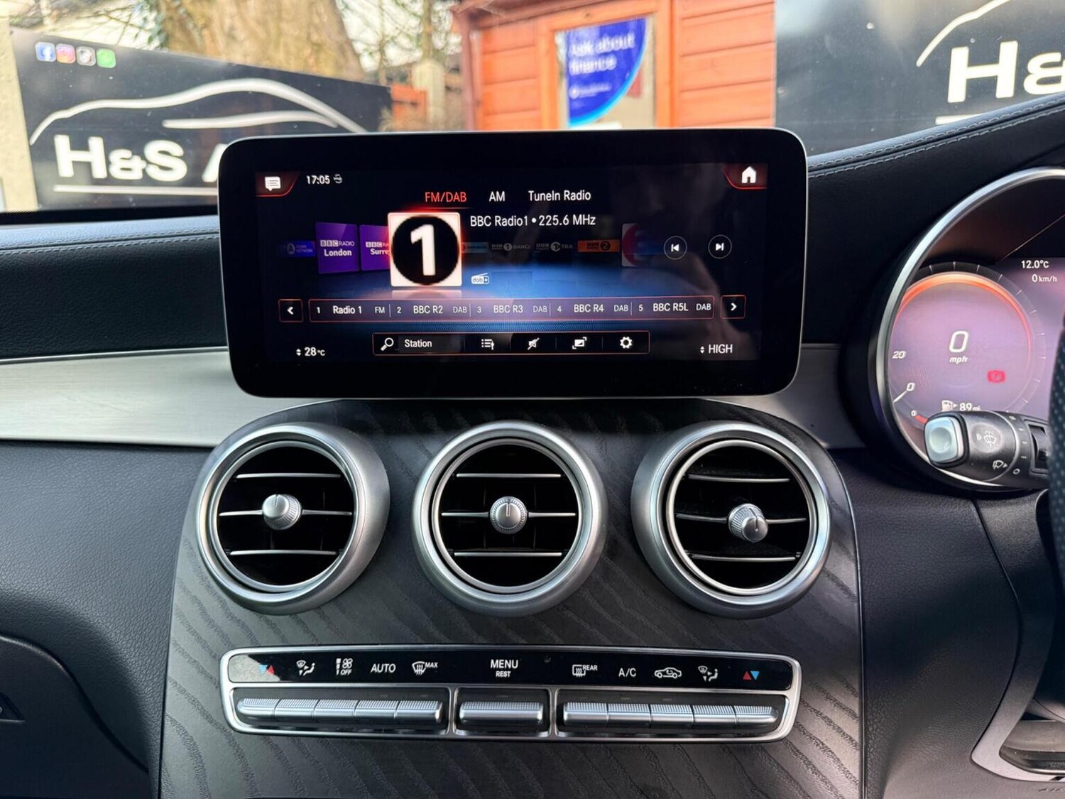 Used Mercedes-Benz GLC 2022 for sale - 77844939: Photo 44