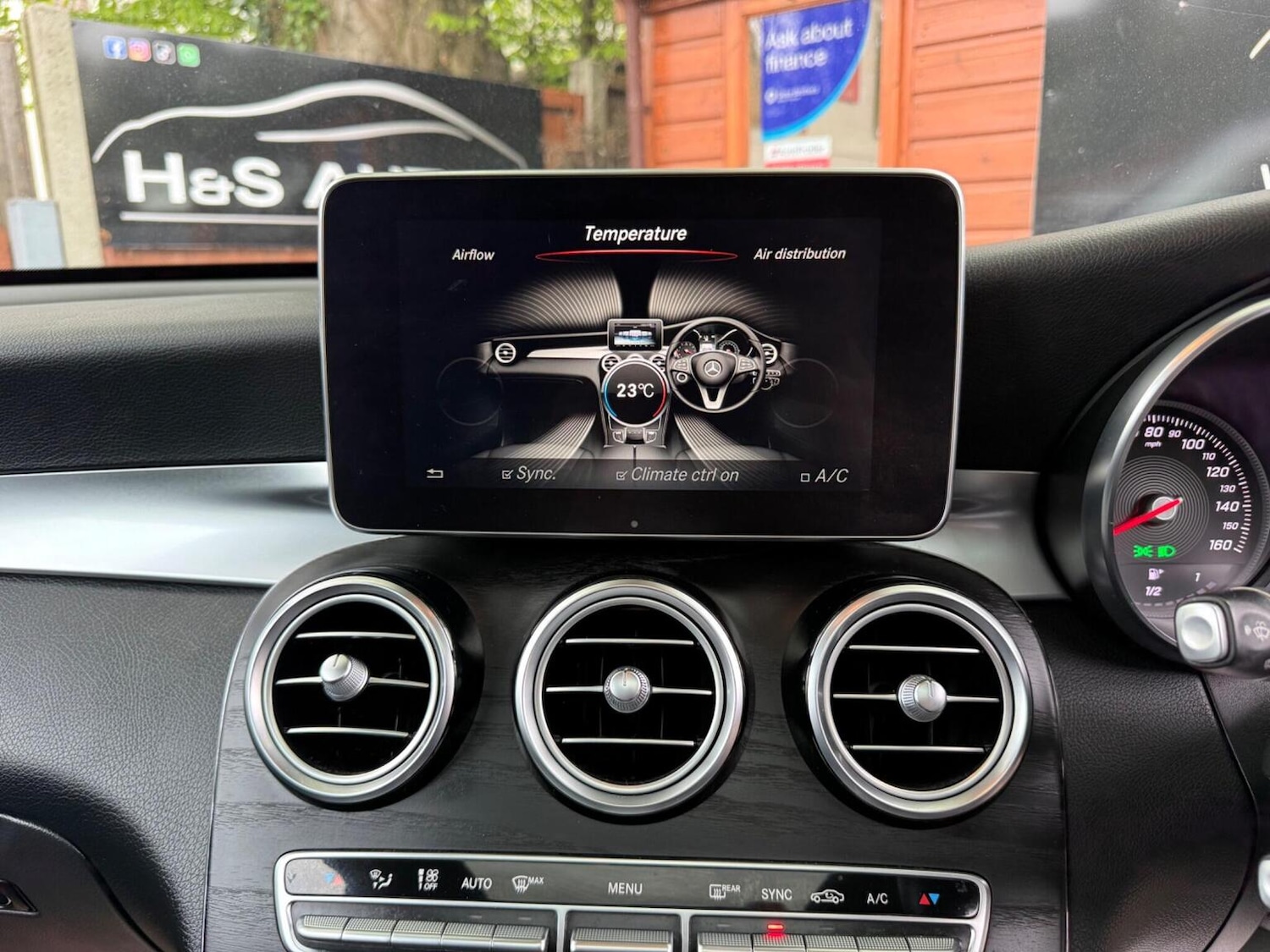 Used Mercedes-Benz GLC 2018 for sale - 78209969: Photo 26