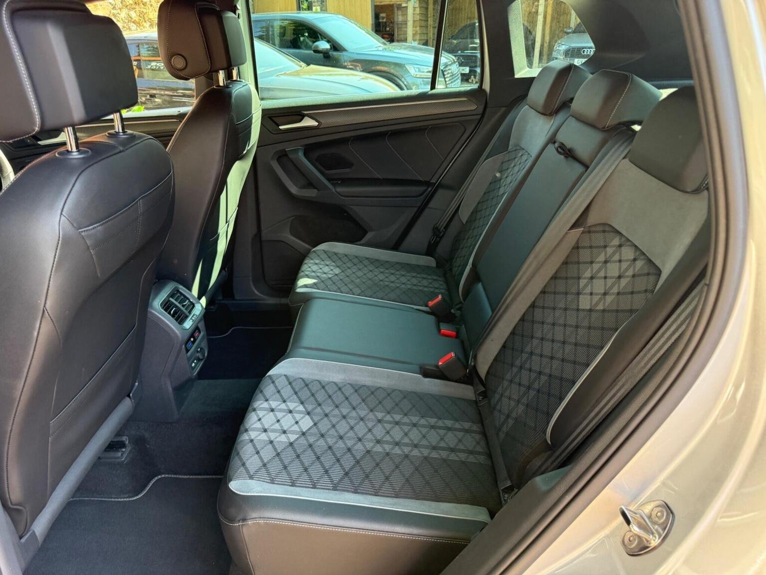 Used Volkswagen Tiguan 2020 for sale - 76794371: Photo 20