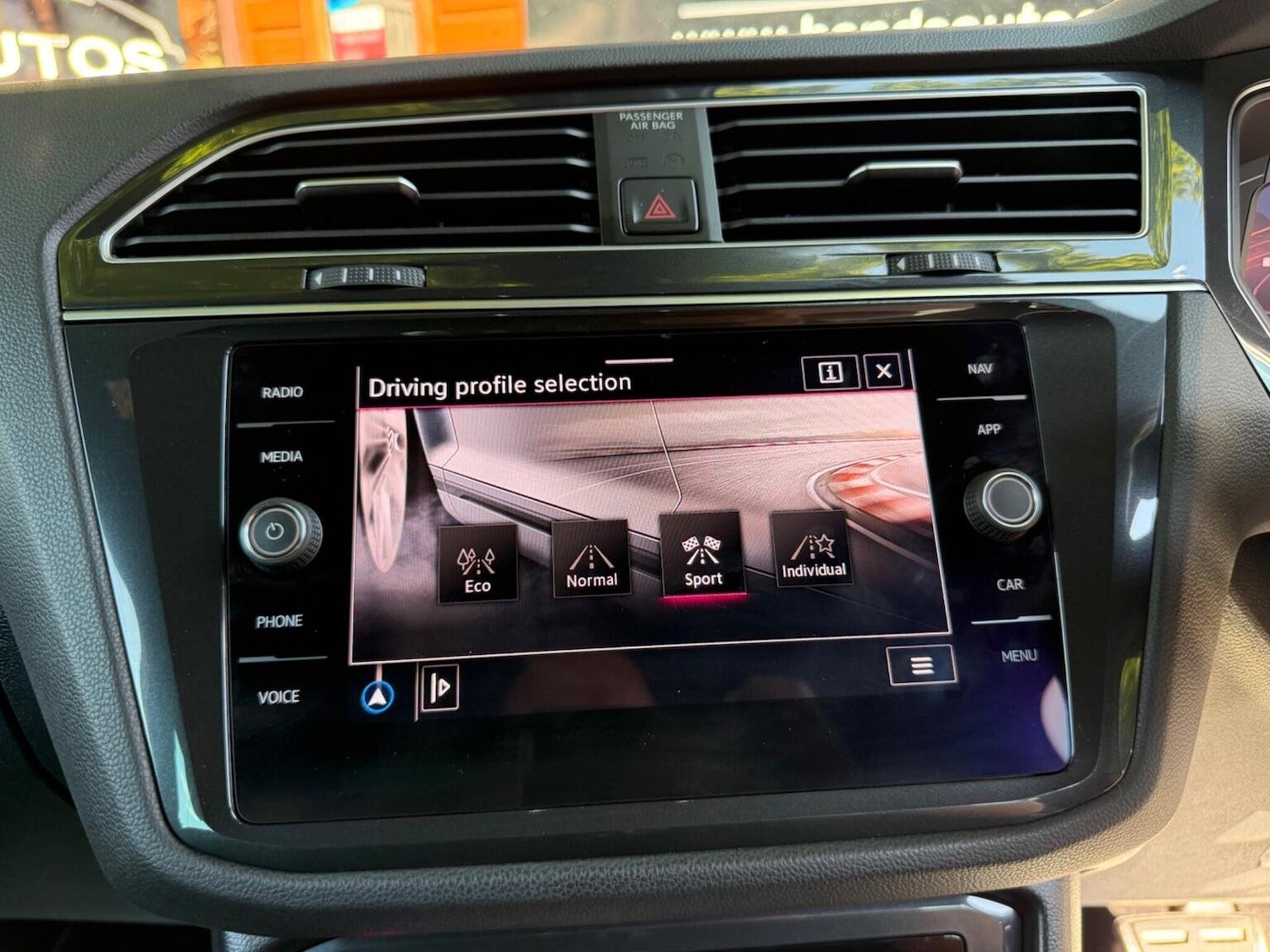 Used Volkswagen Tiguan 2020 for sale - 76692787: Photo 35